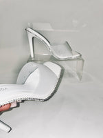 Load image into Gallery viewer, Creamy Bedazzled Jewel Heel
